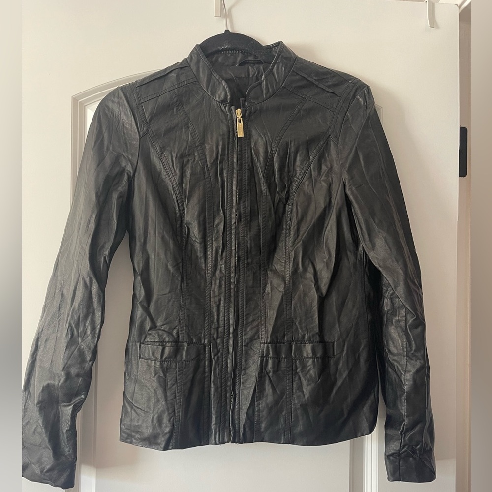 Black Faux Leather Guess Jacket! Gold zipper - size Medium